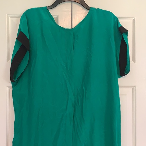 Green dress - Picture 2 of 3